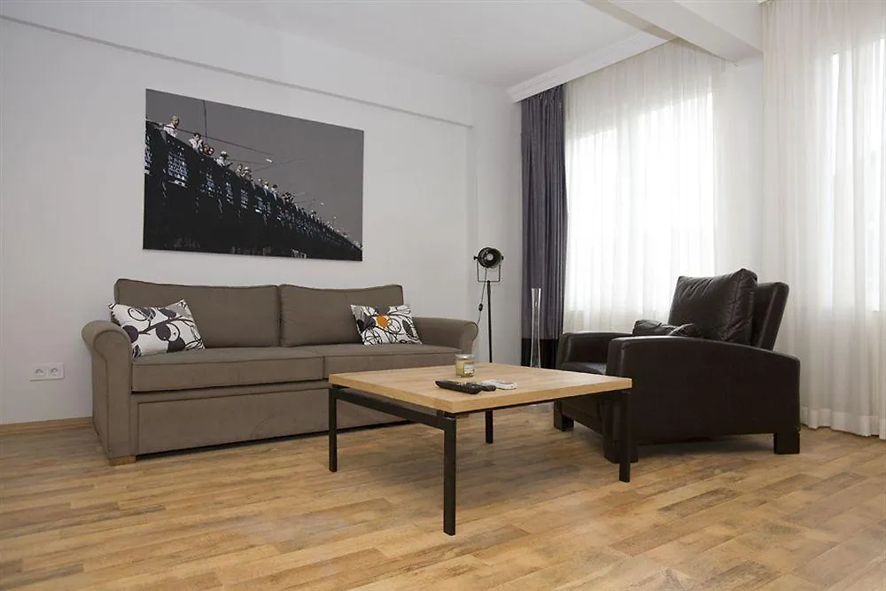 212 Istanbul Suites 4*,