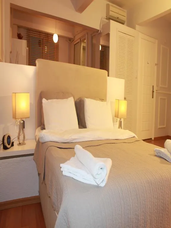 212 Istanbul Suites 4*,