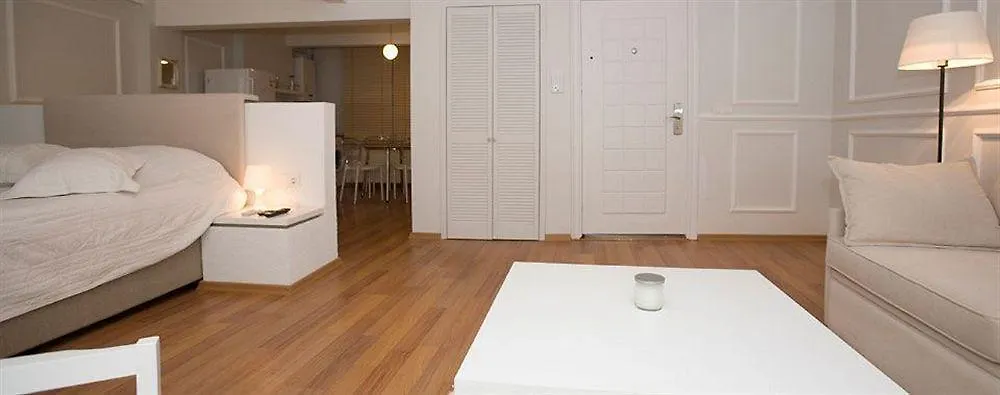212 Istanbul Suites 4*,