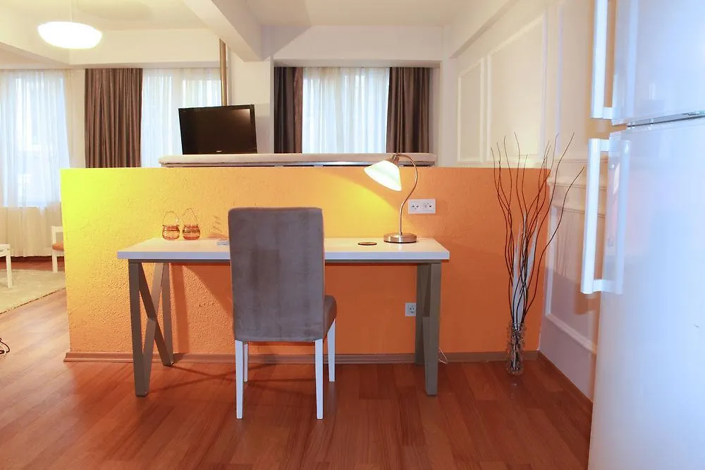 212 Istanbul Suites 4*,